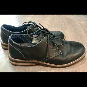 Original Penguin Oxford, in black, men’s size 8